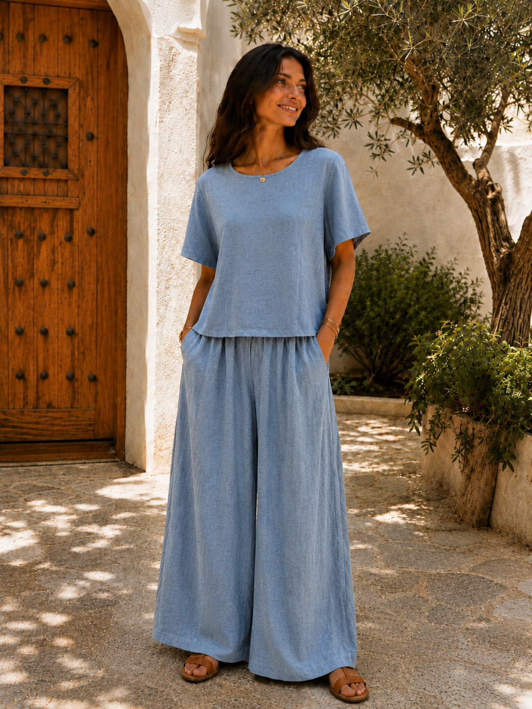 New Women’s Italian Linen Mix Short Sleeve Top With Button Fastening On Back
