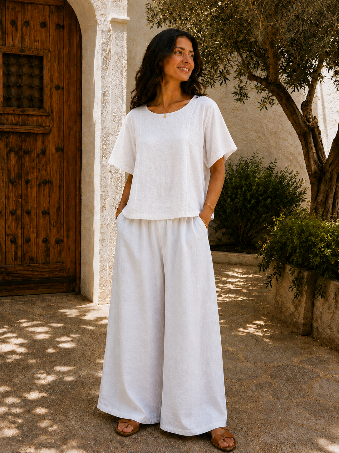 New Women’s Italian Linen Mix Short Sleeve Top With Button Fastening On Back