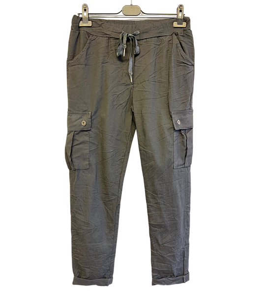Stretchy Button Pockets Cargo Magic Pants In Charcoal